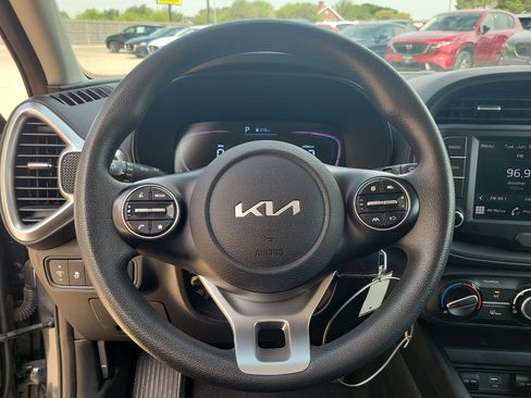 Used 2024 Kia Soul LX w/ Option Group 015 FWD image 15