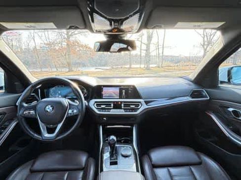 Used 2020 BMW 330i xDrive Sedan w/ Premium Package image 9