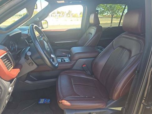 Used 2022 Ford Expedition Max Limited image 5