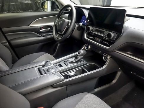 Certified 2025 Toyota Grand Highlander FWD image 27