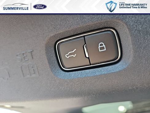 New 2026 Ford Expedition Active RWD image 16