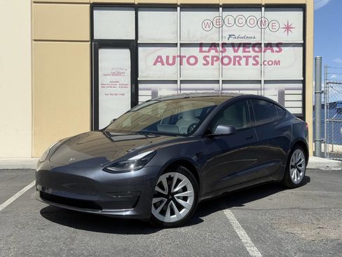 Used 2023 Tesla Model 3 Standard Range RWD image 4