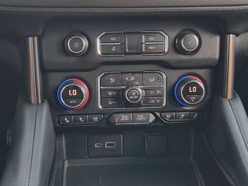 Used 2021 Chevrolet Suburban High Country image 17