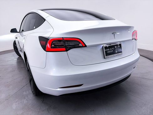 Used 2023 Tesla Model 3 Standard Range RWD image 4