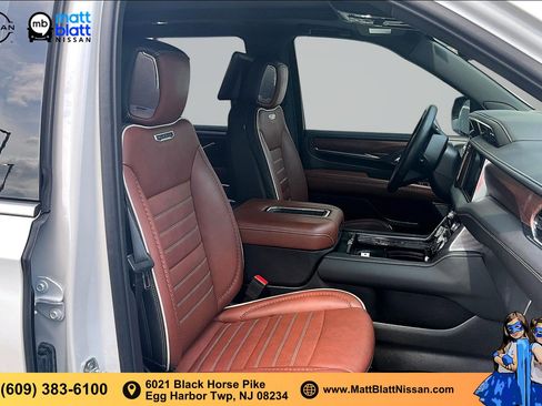 Used 2023 GMC Yukon Denali Ultimate AWD/4WD image 6