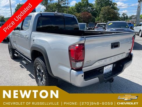 Used 2018 Toyota Tacoma TRD Off-Road w/ Technology Package RWD image 36