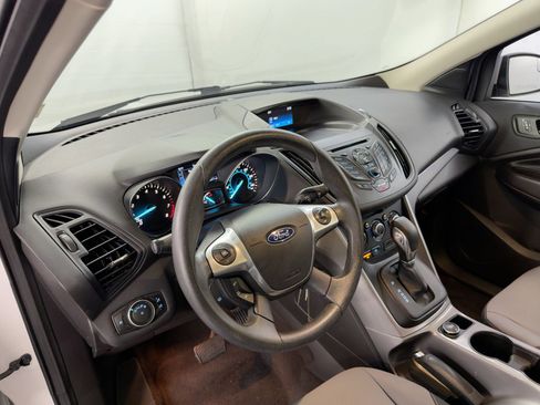 Used 2016 Ford Escape SE image 4