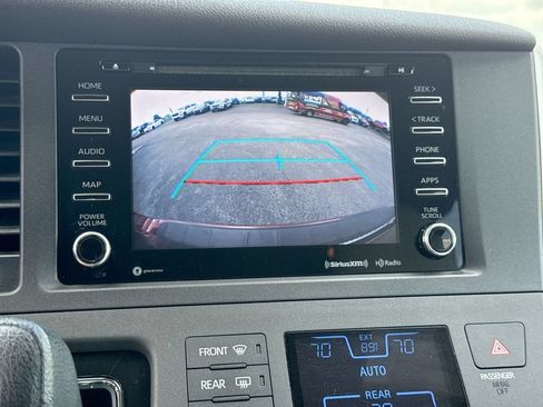 Used 2020 Toyota Sienna LE AWD/4WD image 21