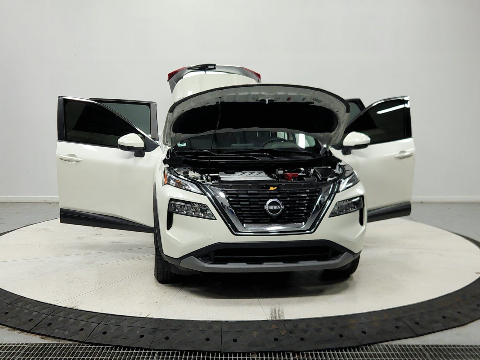 Used 2023 Nissan Rogue SV FWD image 11