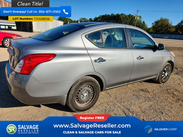 Used 2012 Nissan Versa SV FWD image 4