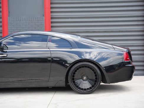 Used 2019 Rolls-Royce Wraith RWD image 11