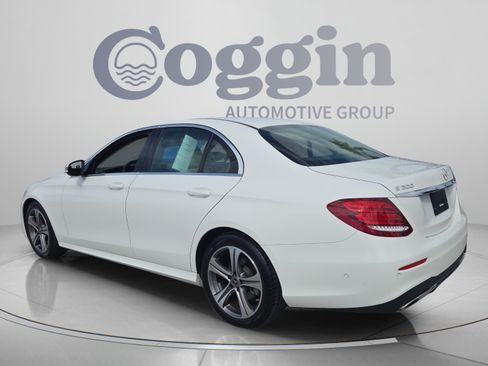 Used 2018 Mercedes-Benz E 300 image 3