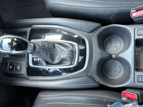 Used 2019 Nissan Rogue SL w/ Premium Package image 25