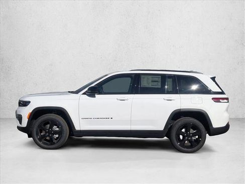 New 2025 Jeep Grand Cherokee Limited w/ Black Appearance Package image 5