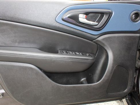 Used 2016 Chrysler 200 S AWD/4WD image 11