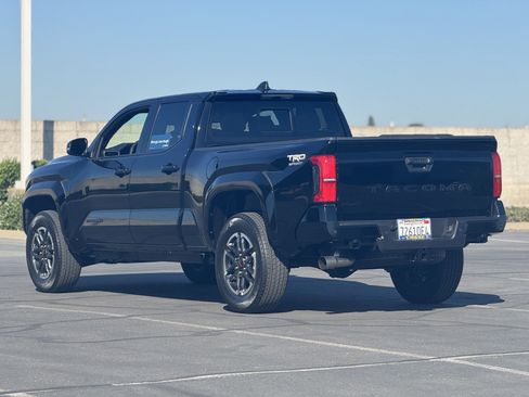 Used 2025 Toyota Tacoma TRD Sport image 4