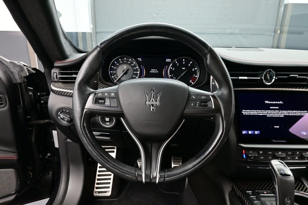 Used 2022 Maserati Quattroporte Trofeo RWD image 8