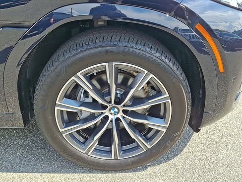 Used 2026 BMW X6 xDrive40i w/ Climate Comfort Package AWD/4WD image 33