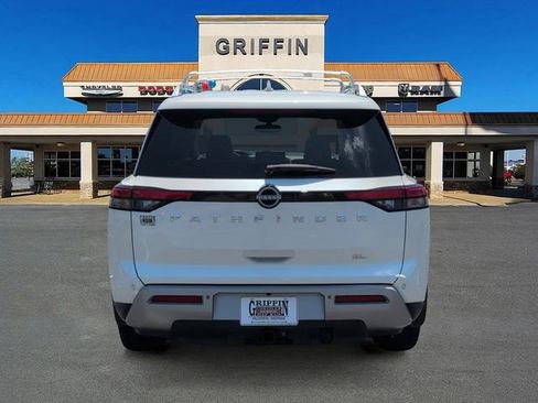 Used 2022 Nissan Pathfinder SL w/ SL Premium Package FWD image 8