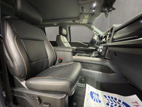 New 2026 Ford F250 Lariat w/ Black Appearance Package image 22