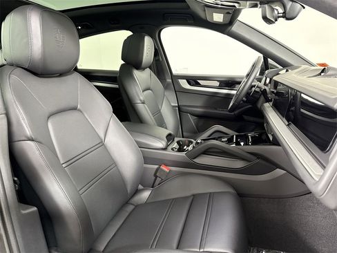 New 2026 Porsche Cayenne S image 24