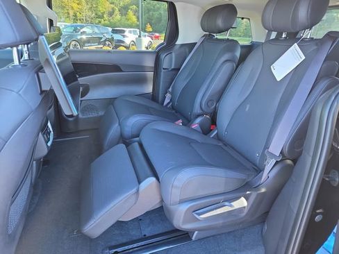 New 2026 Kia Carnival SX Prestige FWD image 6