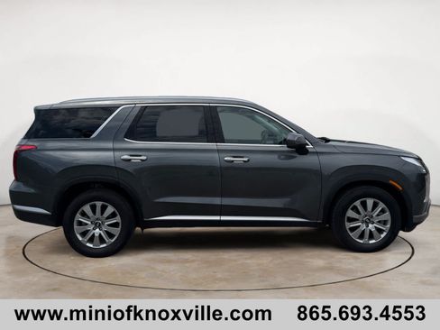 Used 2025 Hyundai Palisade SEL FWD image 2
