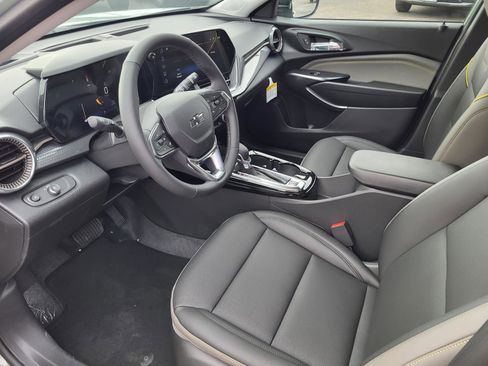 New 2026 Chevrolet Trax ACTIV w/ Sunroof Package FWD image 14