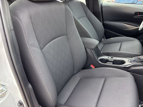 Used 2025 Toyota Corolla LE FWD image 32