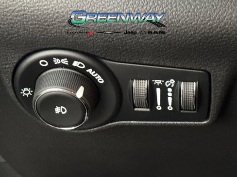 New 2026 Jeep Compass Latitude image 16