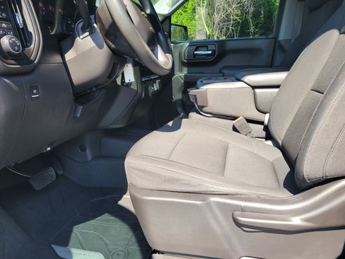Used 2020 Chevrolet Silverado 1500 Custom w/ Custom Value Package AWD/4WD image 31