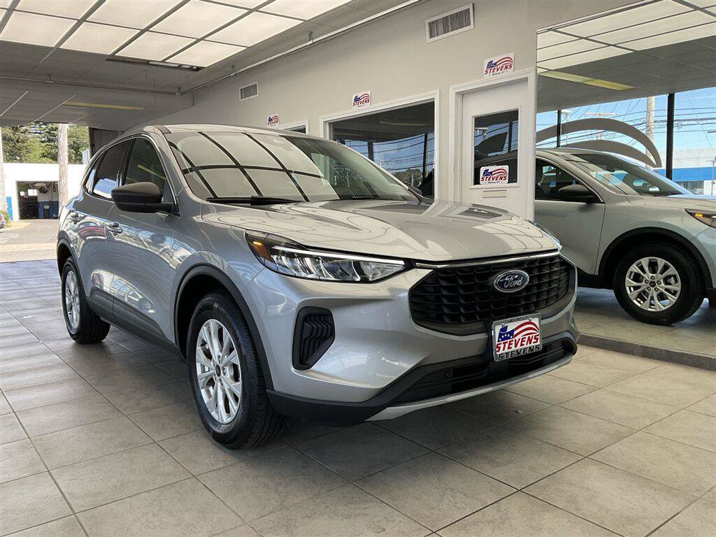 Used 2023 Ford Escape Active AWD/4WD image 1