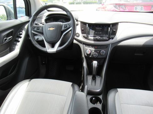 Used 2018 Chevrolet Trax LT w/ Driver Confidence Package FWD image 13