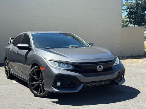 Used 2017 Honda Civic Sport image 2