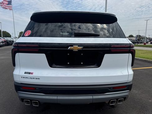 New 2027 Chevrolet Traverse LT w/ Sun and Wheel Package FWD image 5