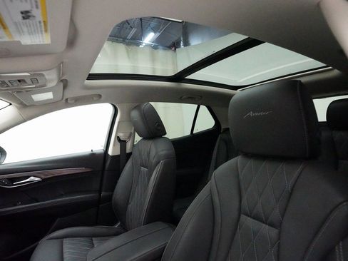 Used 2023 Buick Envision Avenir image 36