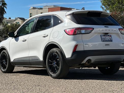 Used 2020 Ford Escape SE Sport image 6