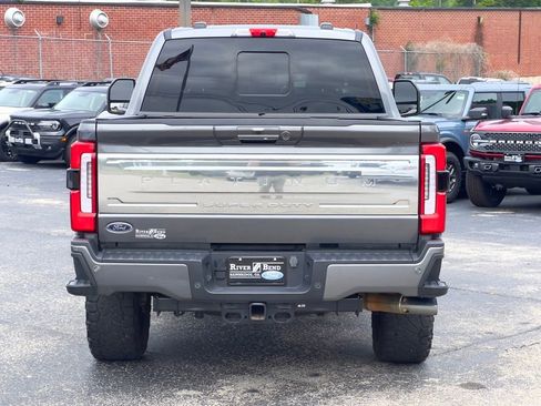 Used 2024 Ford F250 Platinum w/ FX4 Off-Road Package AWD/4WD image 4