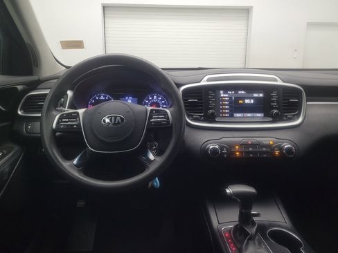 Used 2020 Kia Sorento FWD V6 image 22