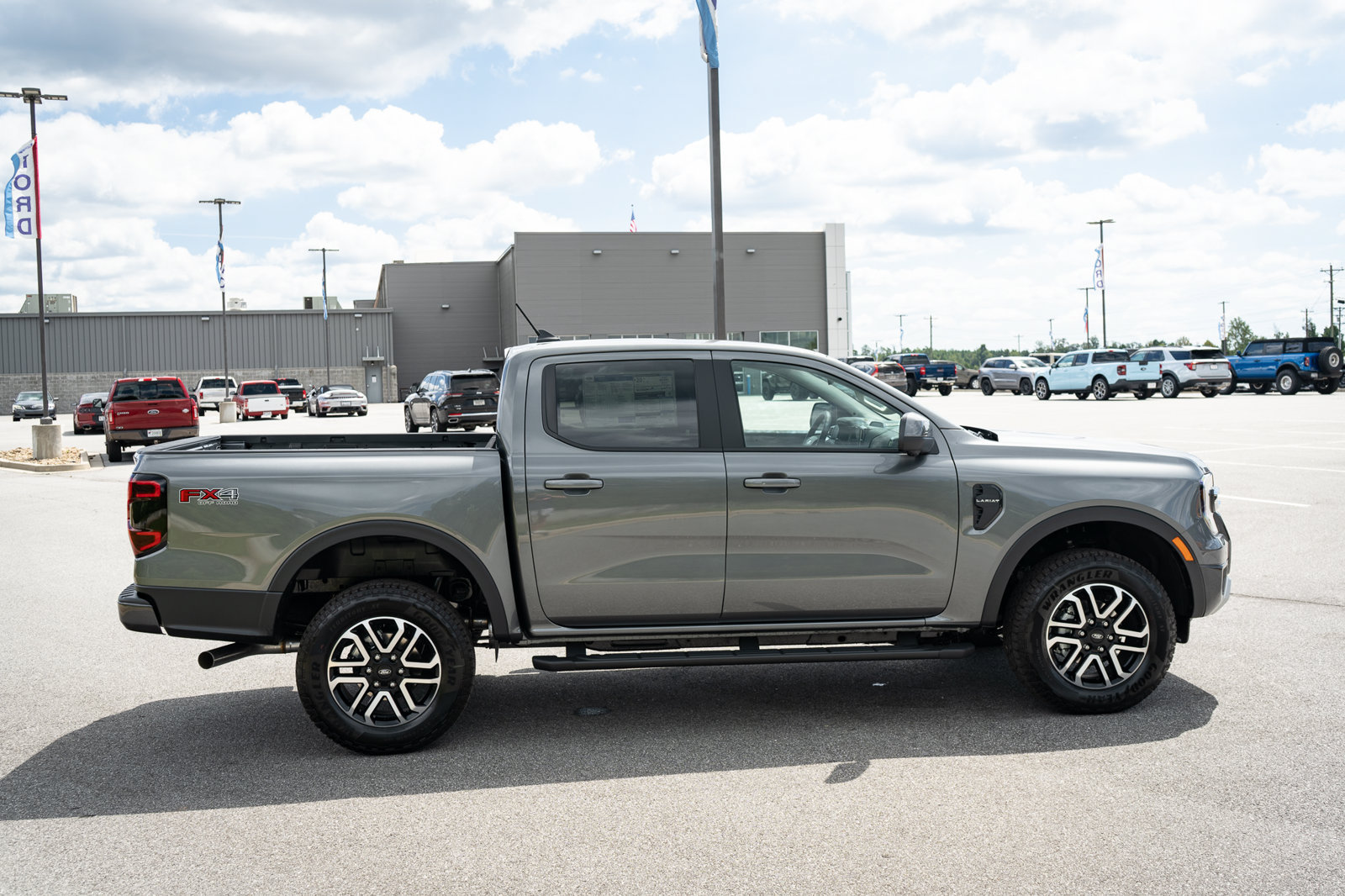 New 2026 Ford Ranger Lariat w/ FX4 Off-Road Package AWD/4WD image 12