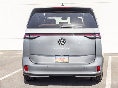 New 2025 Volkswagen ID. Buzz Pro S Plus RWD image 3