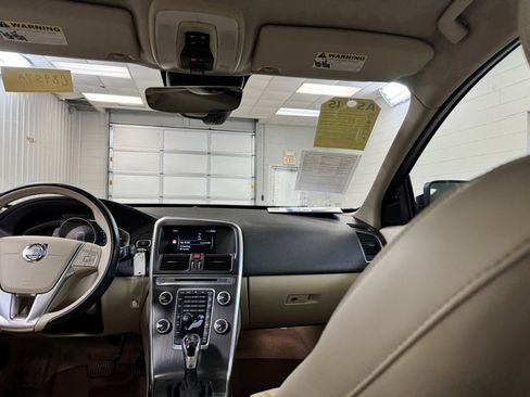 Used 2015 Volvo XC60 T5 Premier image 22
