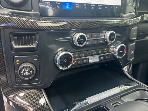 New 2025 Ford F150 Lariat w/ Equipment Group 502A High image 38