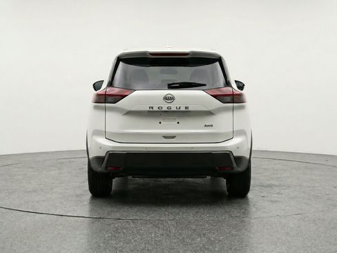 Used 2025 Nissan Rogue SV AWD/4WD image 7