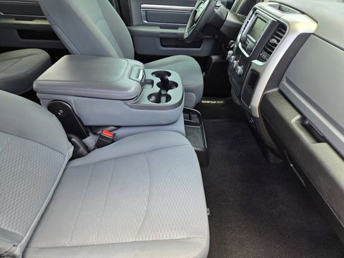 Used 2019 RAM 1500 Classic SLT AWD/4WD image 14