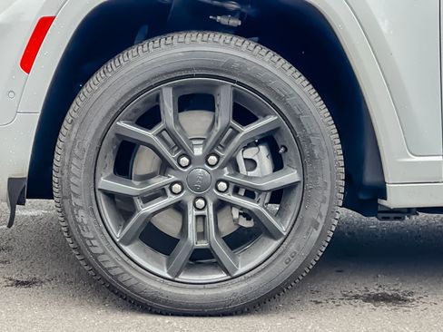 Used 2025 Jeep Grand Cherokee Limited 4xe image 39