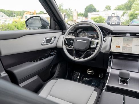 New 2026 Land Rover Range Rover Velar Dynamic SE image 17