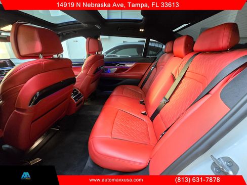 Used 2021 BMW 750i xDrive w/ Executive Package AWD/4WD image 40