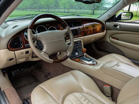 Used 2006 Jaguar XK8 Convertible RWD image 5
