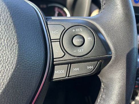 Used 2023 Toyota RAV4 XLE Premium FWD image 18